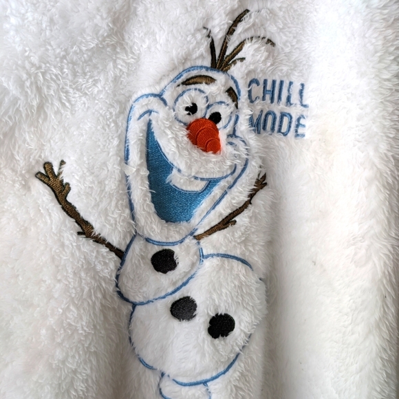 Disney Frozen P Jammy Women's White Fuzzy Top NWT - Picture 5 of 11